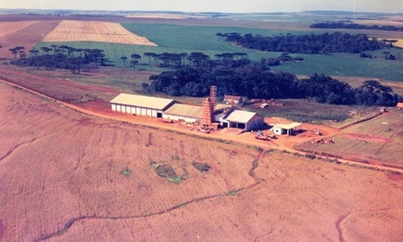 Übernahmeeinheit der Agrária in Pinhão in den 1970er Jahren.<br/><br/>Unidade de armazenagem da Agrária em Pinhão, na década de 70.<br/>