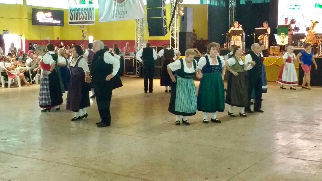 Grupo Folclórico Sênior - 17ª Deutschesfest de Missal - 22/04/2017Grupo Folclórico Sênior - 17ª Deutschesfest de Missal - 22/04/2017