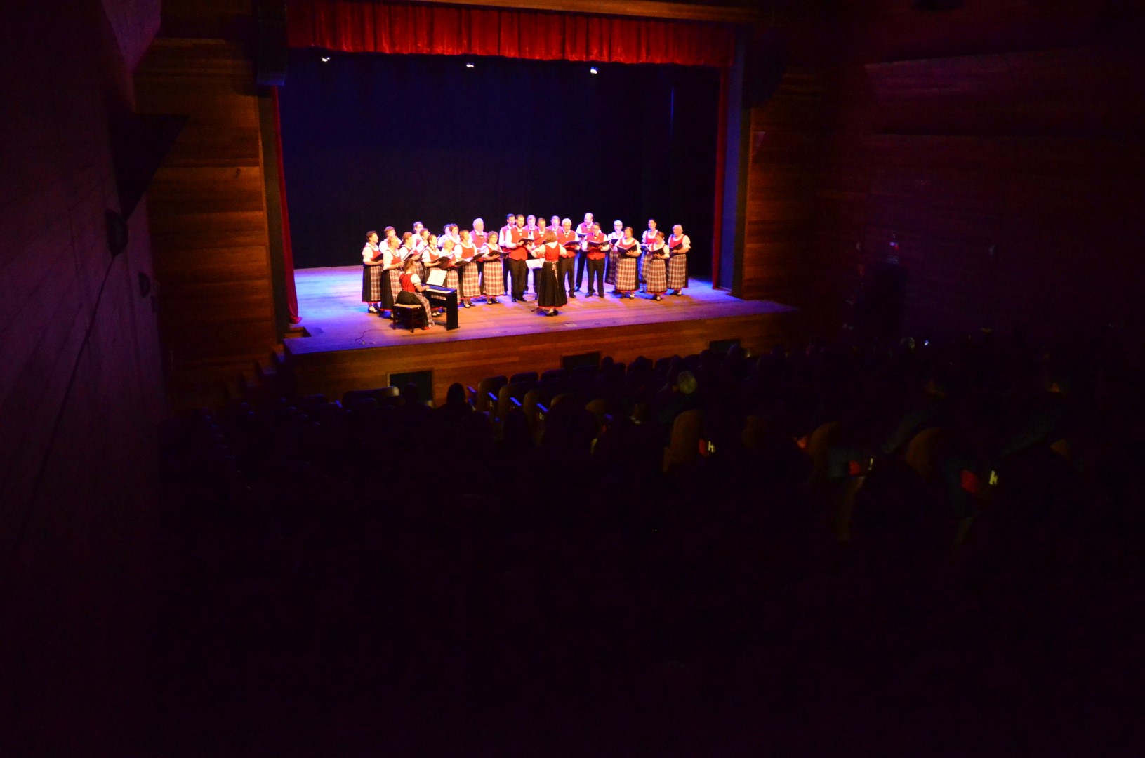 Apresentação do Coral Suábio no Teatro Municipal de Guarapuava - 22/06/2018Apresentação do Coral Suábio no Teatro Municipal de Guarapuava - 22/06/2018