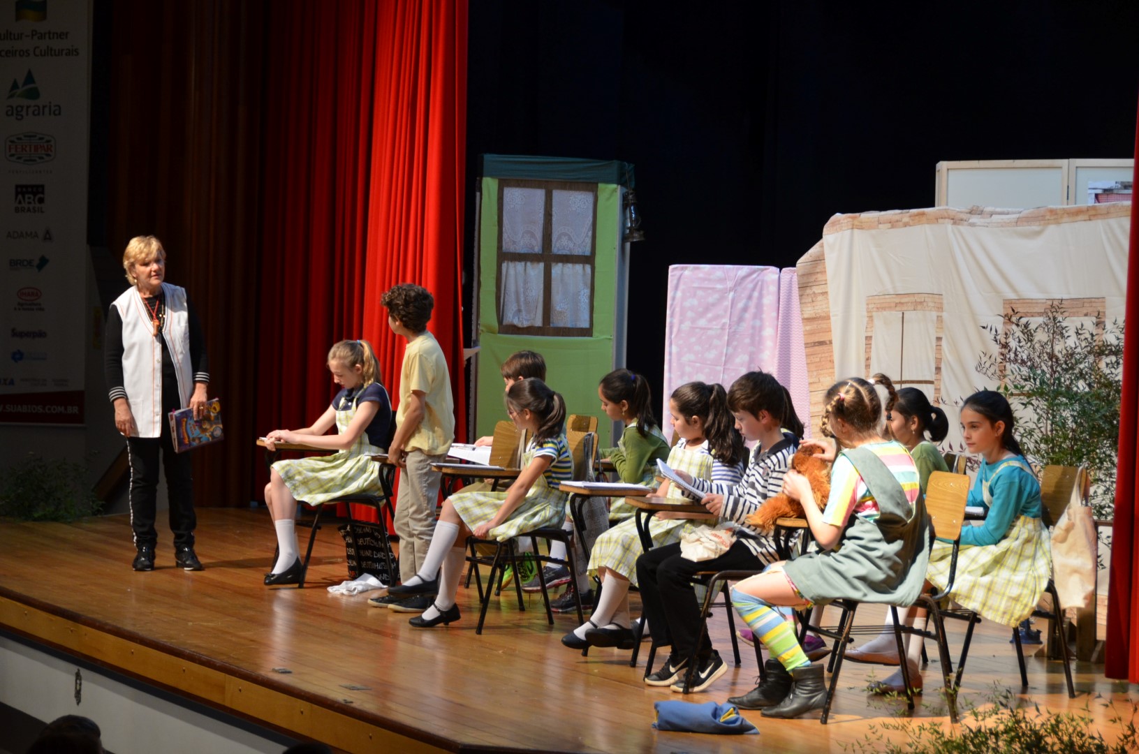 Apresentação teatro Pippi Meialonga para alunos do Colégio Imperatriz - 26/06/18Apresentação teatro Pippi Meialonga para alunos do Colégio Imperatriz - 26/06/18