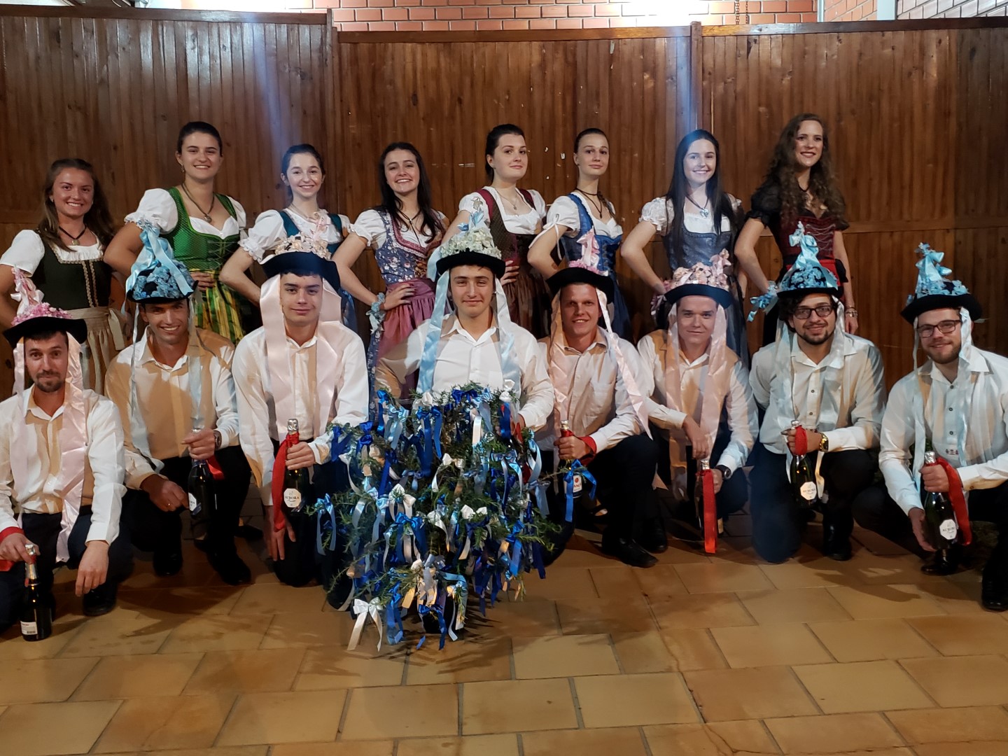 Apresentações no Baile da Festa da Igreja Samambaia - 17/08/2019Apresentações no Baile da Festa da Igreja Samambaia - 17/08/2019