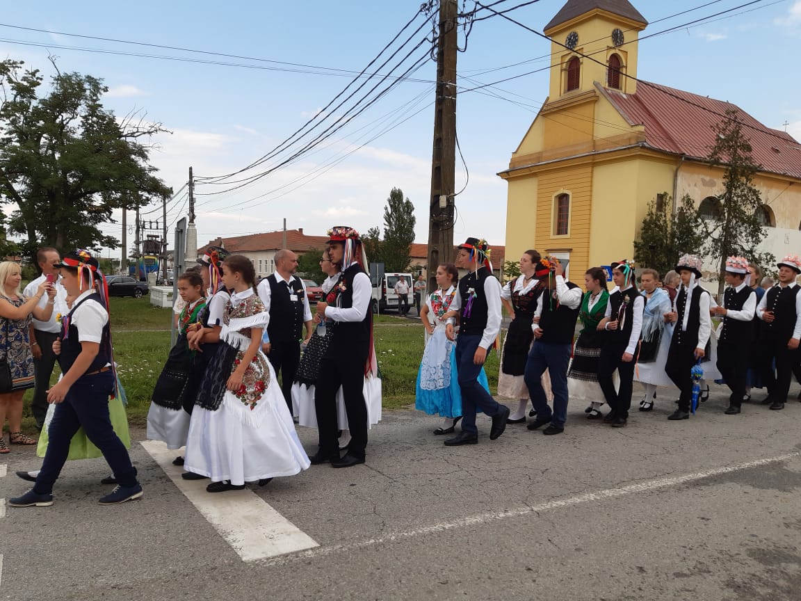 Trajes folclóricos dos suábios, húngaros e romenosTrajes folclóricos dos suábios, húngaros e romenos