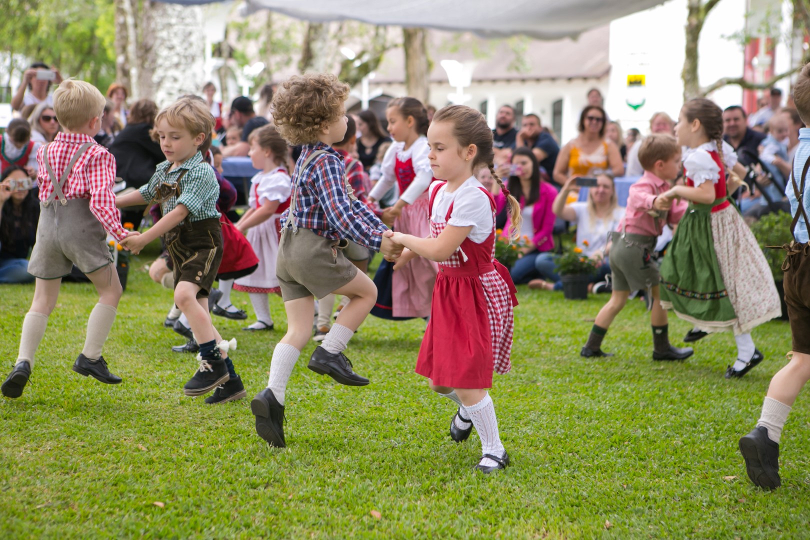 Dia Mundial da Dança - Retrospectiva Grupos Folclóricos - 29/04/2020Dia Mundial da Dança - Retrospectiva Grupos Folclóricos - 29/04/2020