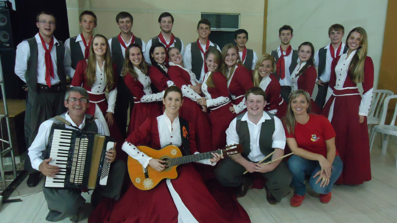 "Jantar e Baile" da Paróquia São Miguel Arcanjo"Jantar e Baile" da Paróquia São Miguel Arcanjo